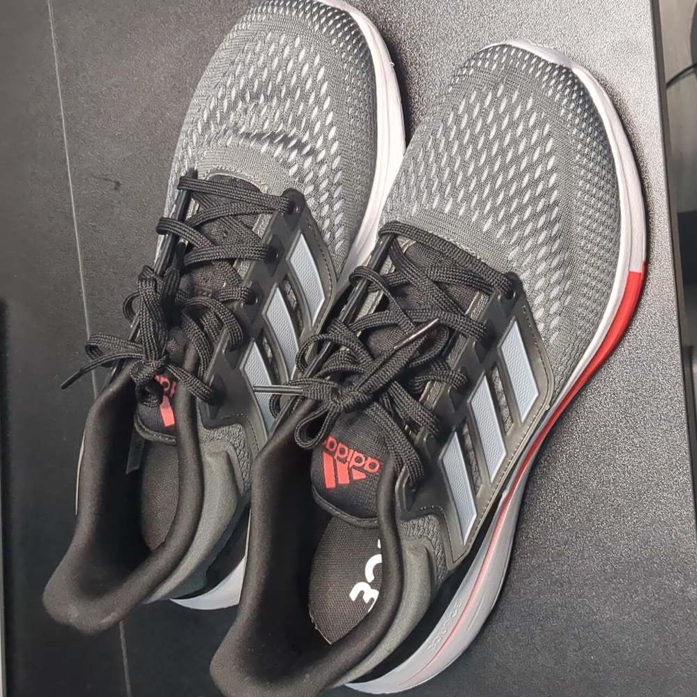 Adidas Bounce Running Shoe Size 8.5 in Grey Black and Red
